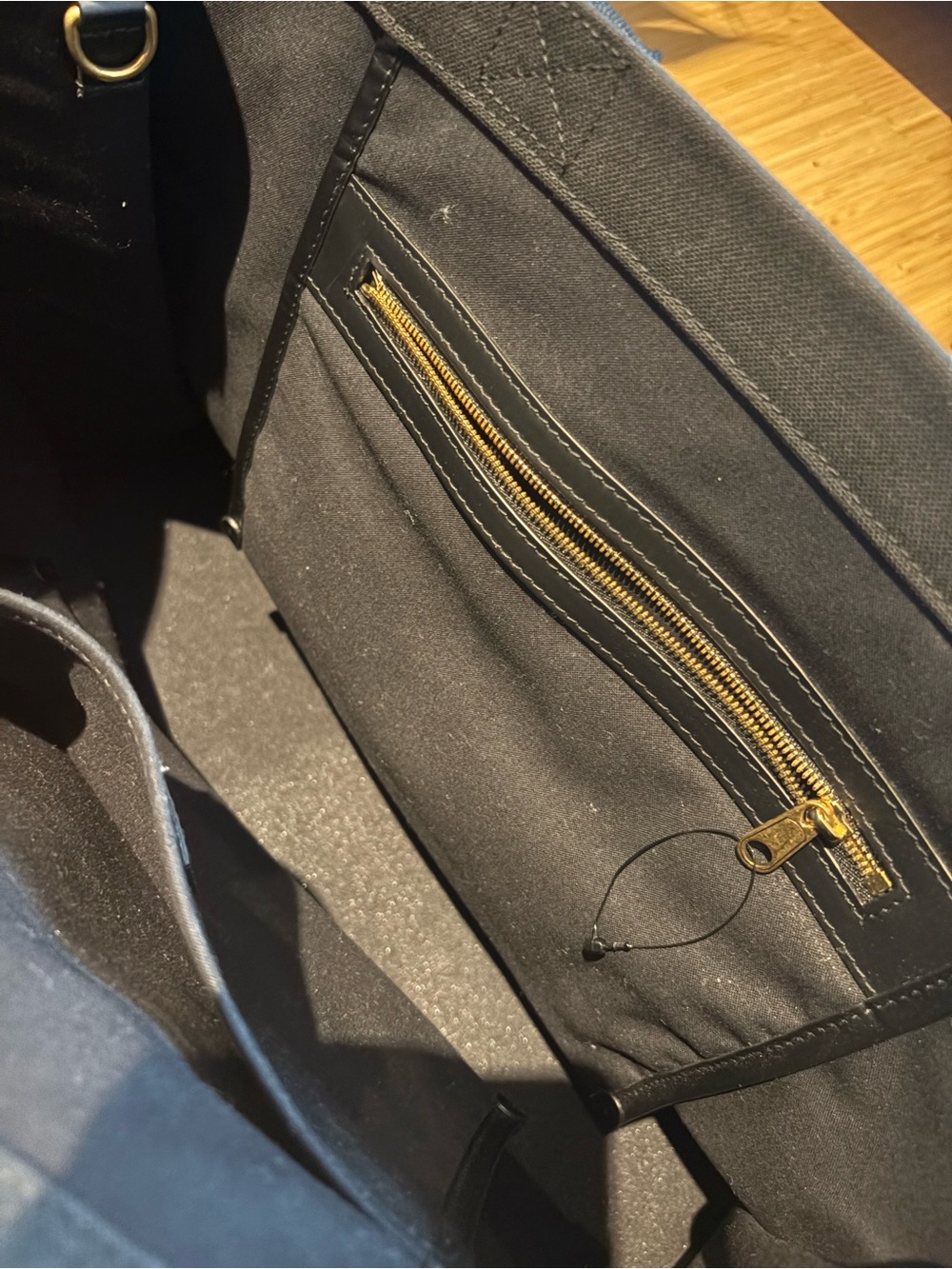 Balenciaga Black Canvas Messenger Bag with Logo Patch - Picture 5 of 6